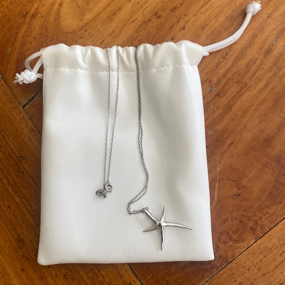 Silver starfish necklace